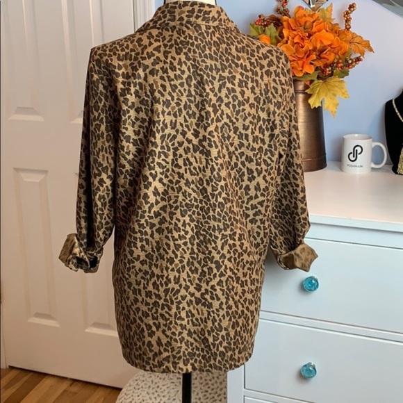 Vintage Erika Studio Leopard Button Up Top - Picture 3 of 7